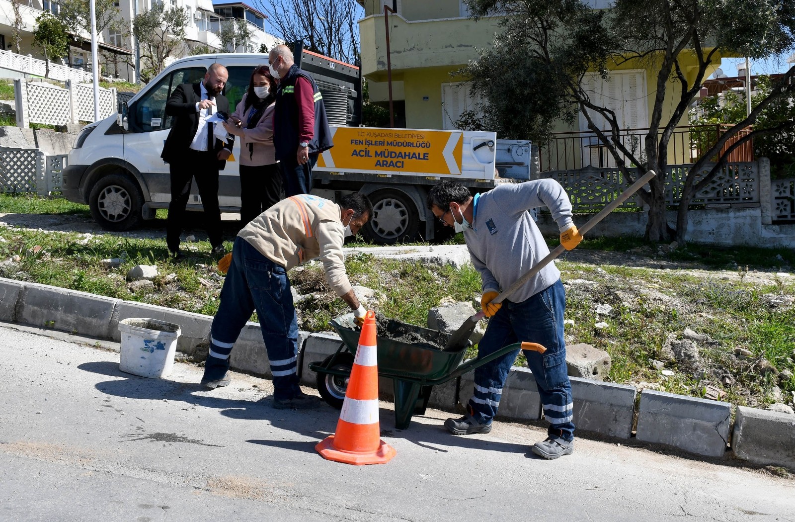 Kuşadası'nda Acil Müdahele Timleri kesintisiz görevlerinin başında