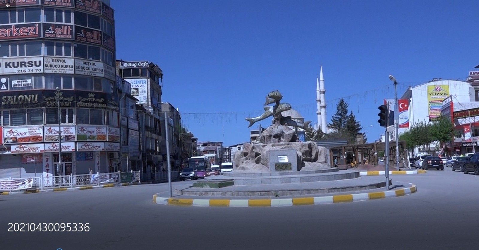 Tam kapanma sürecinin ilk gününde Van sokakları boş kaldı