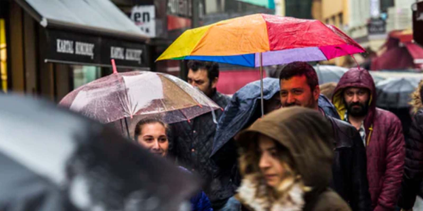 Meteoroloji Genel Müdürlüğü'nden son dakika bilgisi: Sarı alarmla uyardı: İstanbul'a gök gürültülü sağanak geliyor!