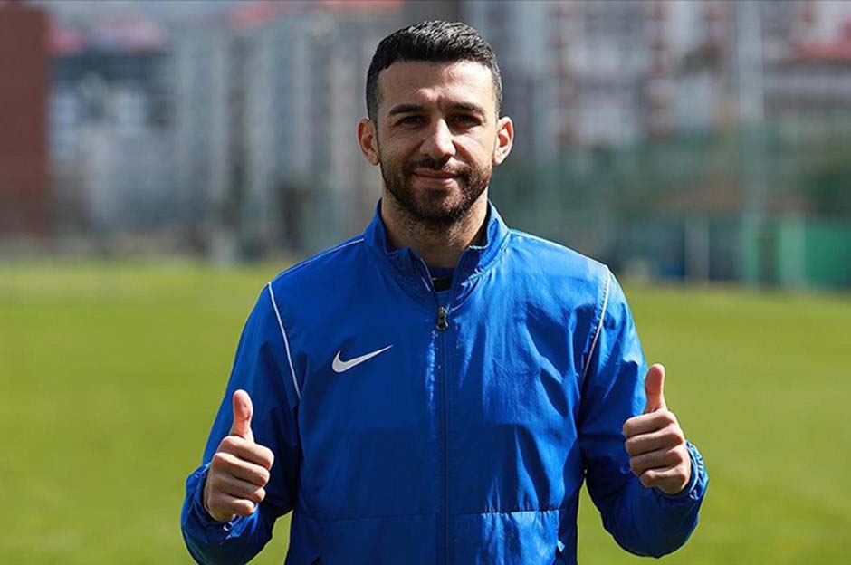 Trabzonspor, Milli futbolcu İsmail Köybaşı ile anlaşma sağladı!