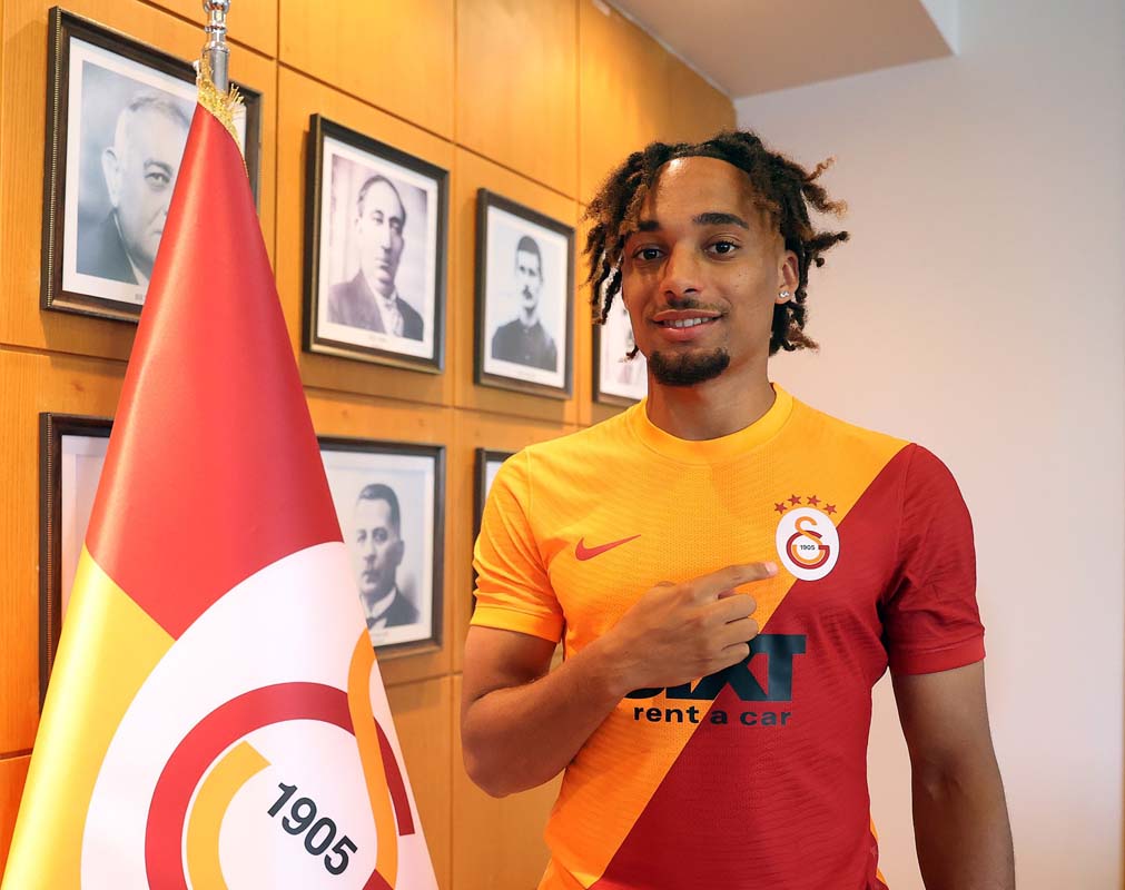 Galatasaray yeni transfer Sacha Boey ismini resmen duyurdu!