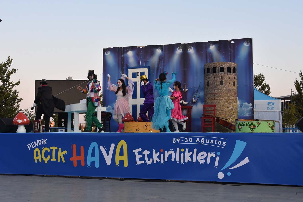 Pendik'te çocuklar açık hava etkinlikleri kapsamında doyasıya eğlendi!