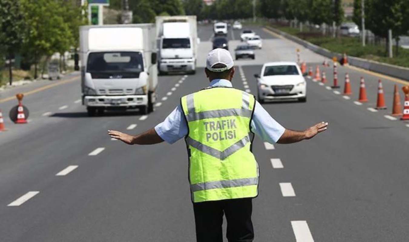 İstanbul Valiliği duyurdu! İşte yarın İstanbul'da trafiğe kapanacak yollar!