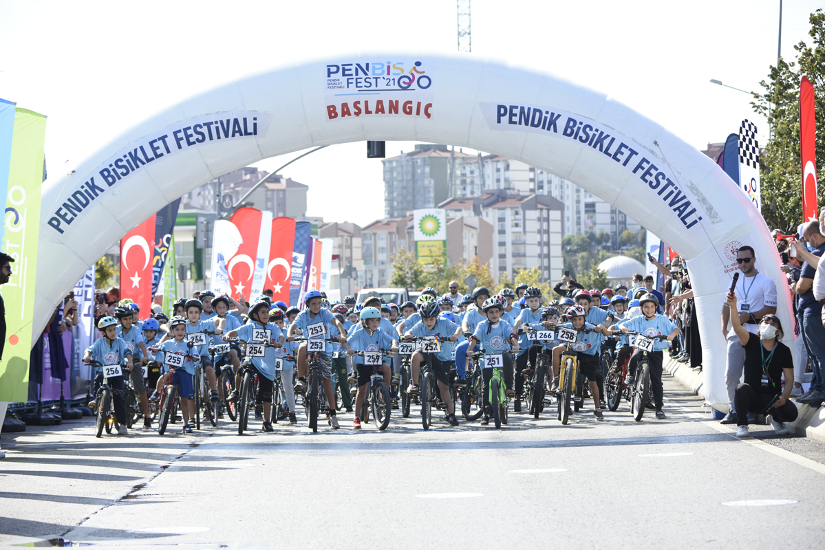 Pendikliler PenbisFest 2021de sağlık ve spor için buluştular!