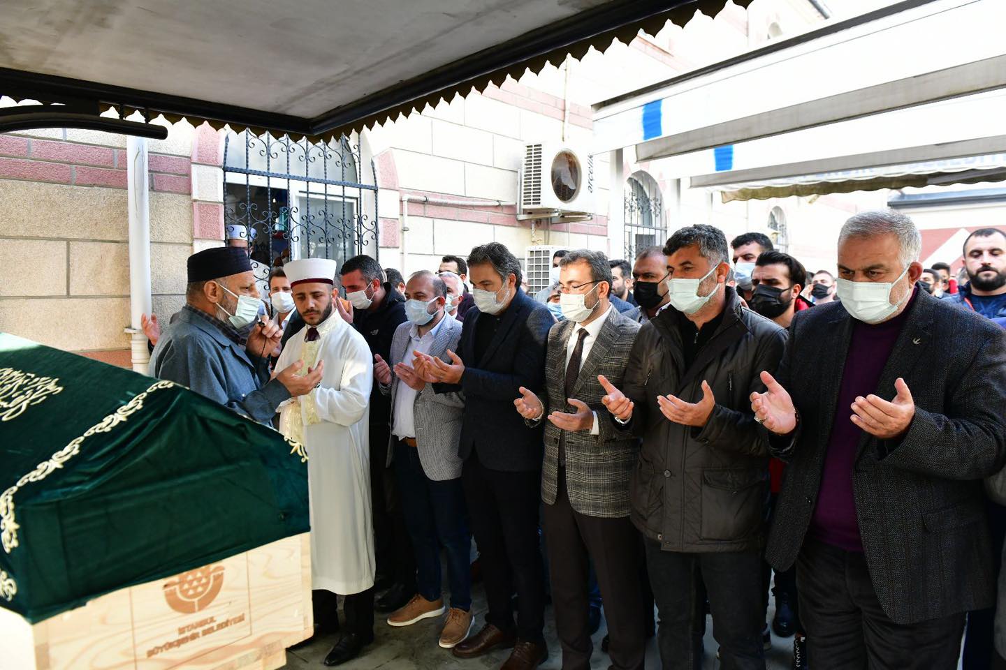 Pendik Belediye Başkan Yardımcısı Atakan Yüce babasını kaybetti!