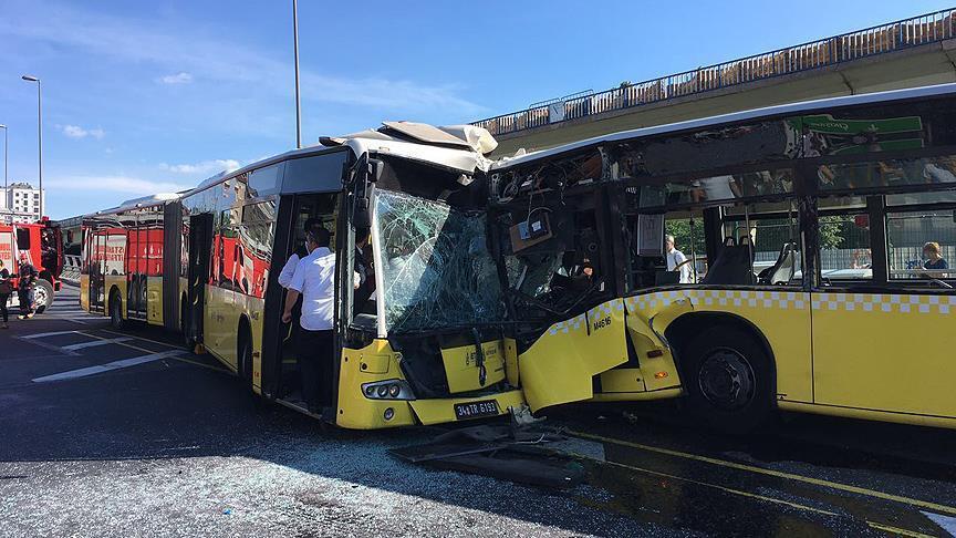 Son dakika! İstanbul'da 2 İETT otobüsü çarpıştı! Yaralılar var!