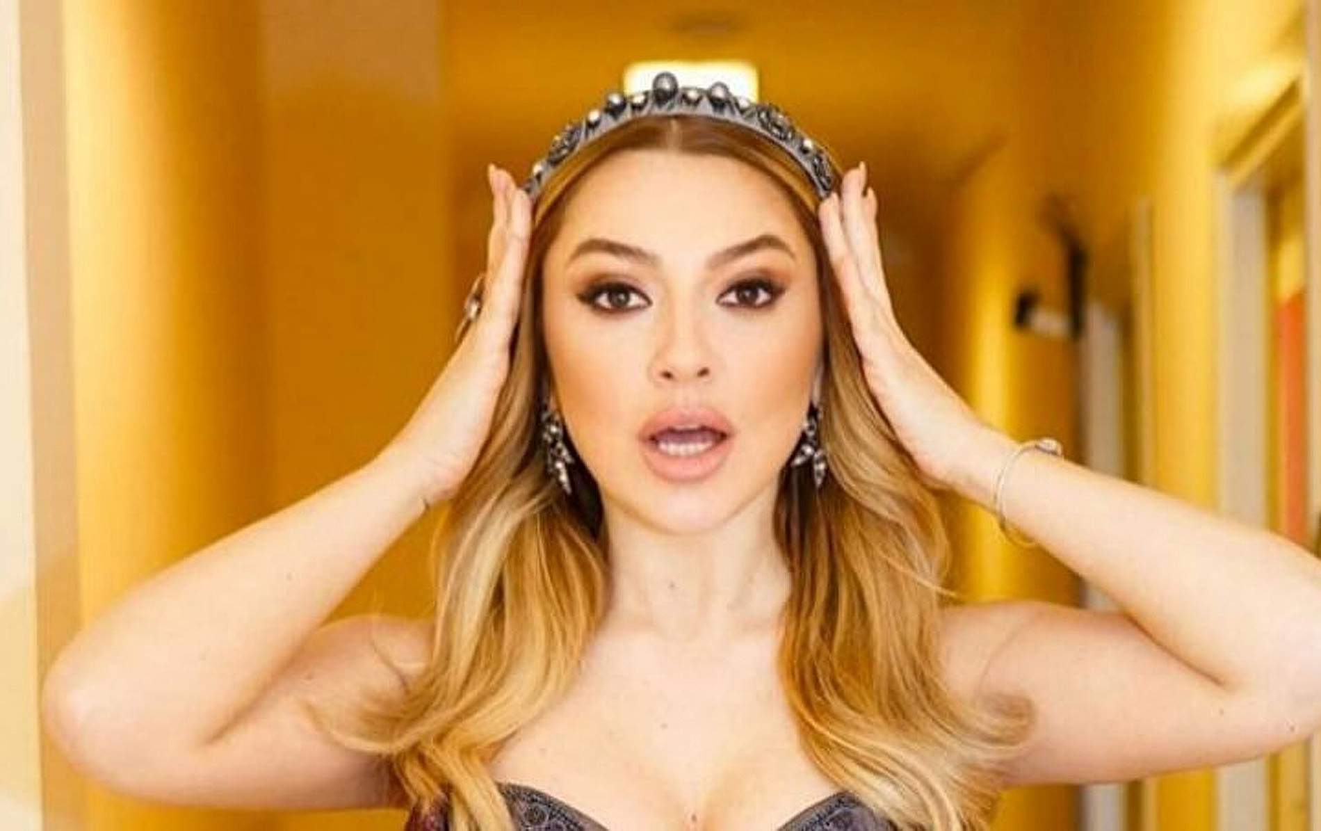 Mehmet Dinçerler’den Hadise’ye büyük jest! Şarkıcıya takılan pırlanta bileziğin fiyatı duyanları şoka uğrattı