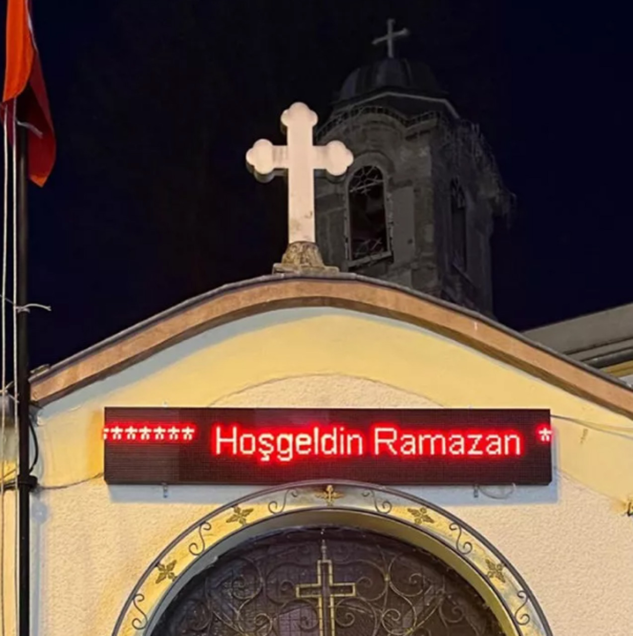 Kadıköy'de bulunan Rum Ortodoks Kilisesi'nden Ramazan kutlaması! Sosyal medyada gündem oldu!