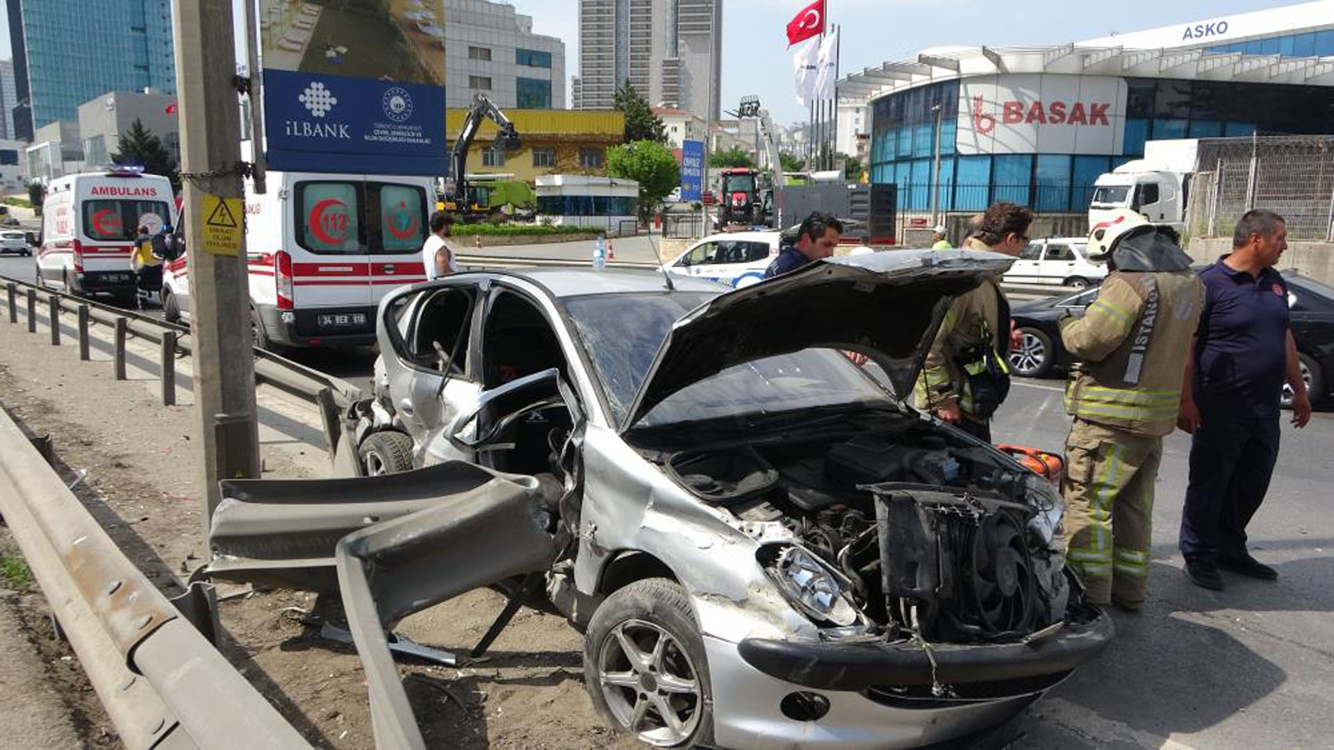 İstanbul'da feci kaza! Attığı makas pahalıya patladı!