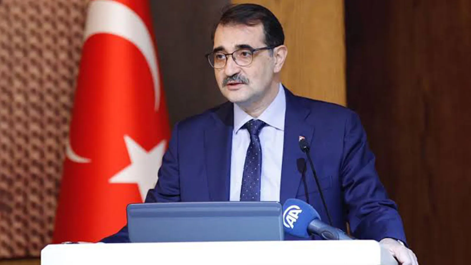 Bakan Dönmez müjdeyi verdi: "Elektrikli araç altyapısı için 1 milyar dolarlık yatırım"