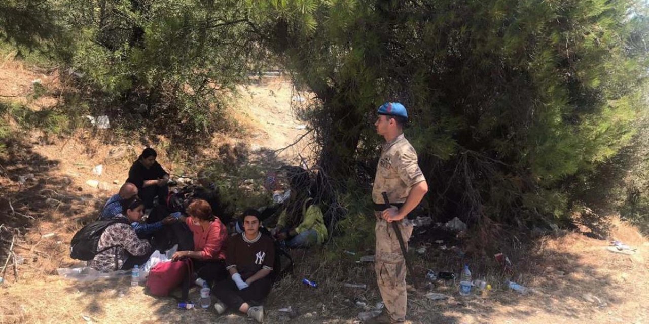 Yurt dışına kaçmak isterken yakalandılar! İHA'lar ile tespit edilen 143 düzensiz göçmen gözaltına alındı