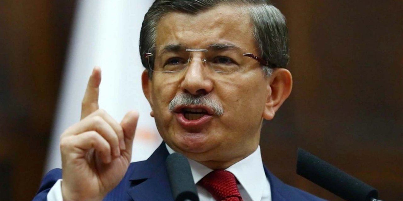 Vatandaşın o sorusu Ahmet Davutoğlu'nu afallattı! Parmağını sallayıp bağırmakla yetindi! "Yediğiniz çorbayı nasıl kirlettiniz?"