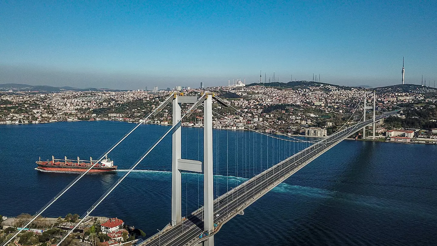 Ulaştırma ve Altyapı Bakanlığı açıkladı: Türkiye boğaz geçiş ücretini 5 kat arttırdı!