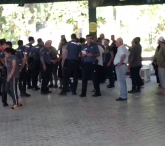 Mersin Tarsus'ta cenaze töreninde amca çocukları kavga etti 6 kişi yaralandı