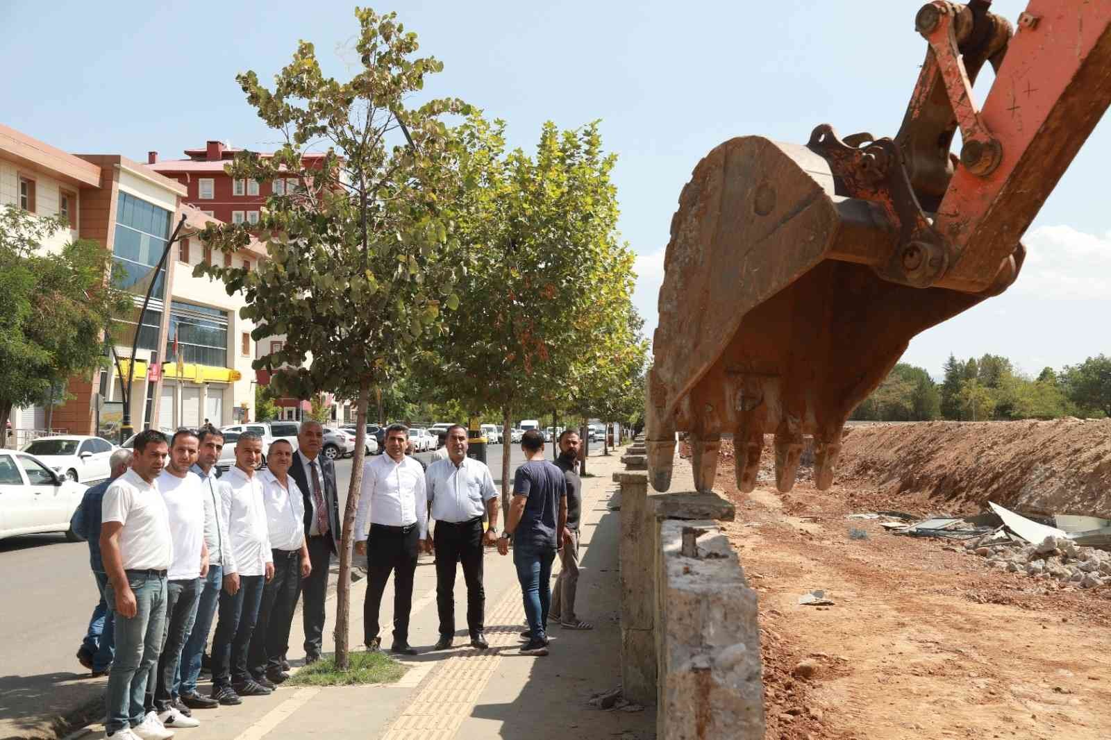 Bingöl genç caddesinde Yol genişlemesi kentin çehresini değiştirecek