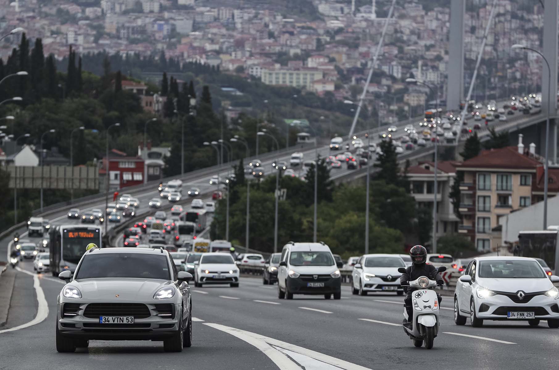 Öğrenciler için ders zili çaldı, İstanbul'da trafik yoğunluğu başladı!