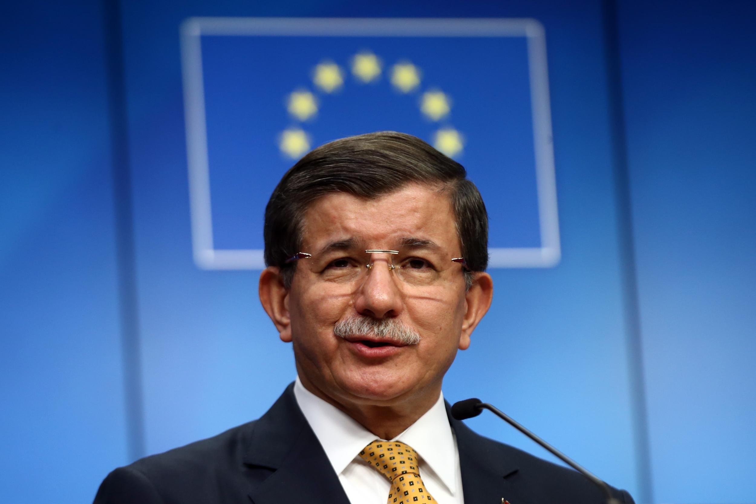 Ahmet Davutoğlu: "Kürtlerin hakkını ben savunacağım. Çok isterim Kürtçeyi öğrenmeyi. "