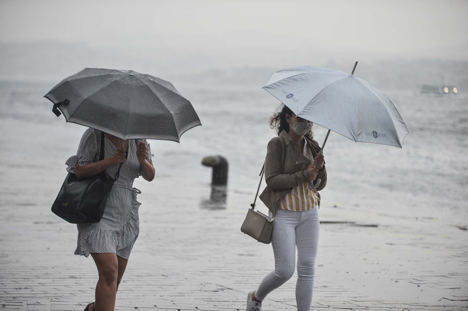 Meteoroloji'den 4 bölge için gök gürültülü sağanak yağış uyarısı! İşte il il hava durumu