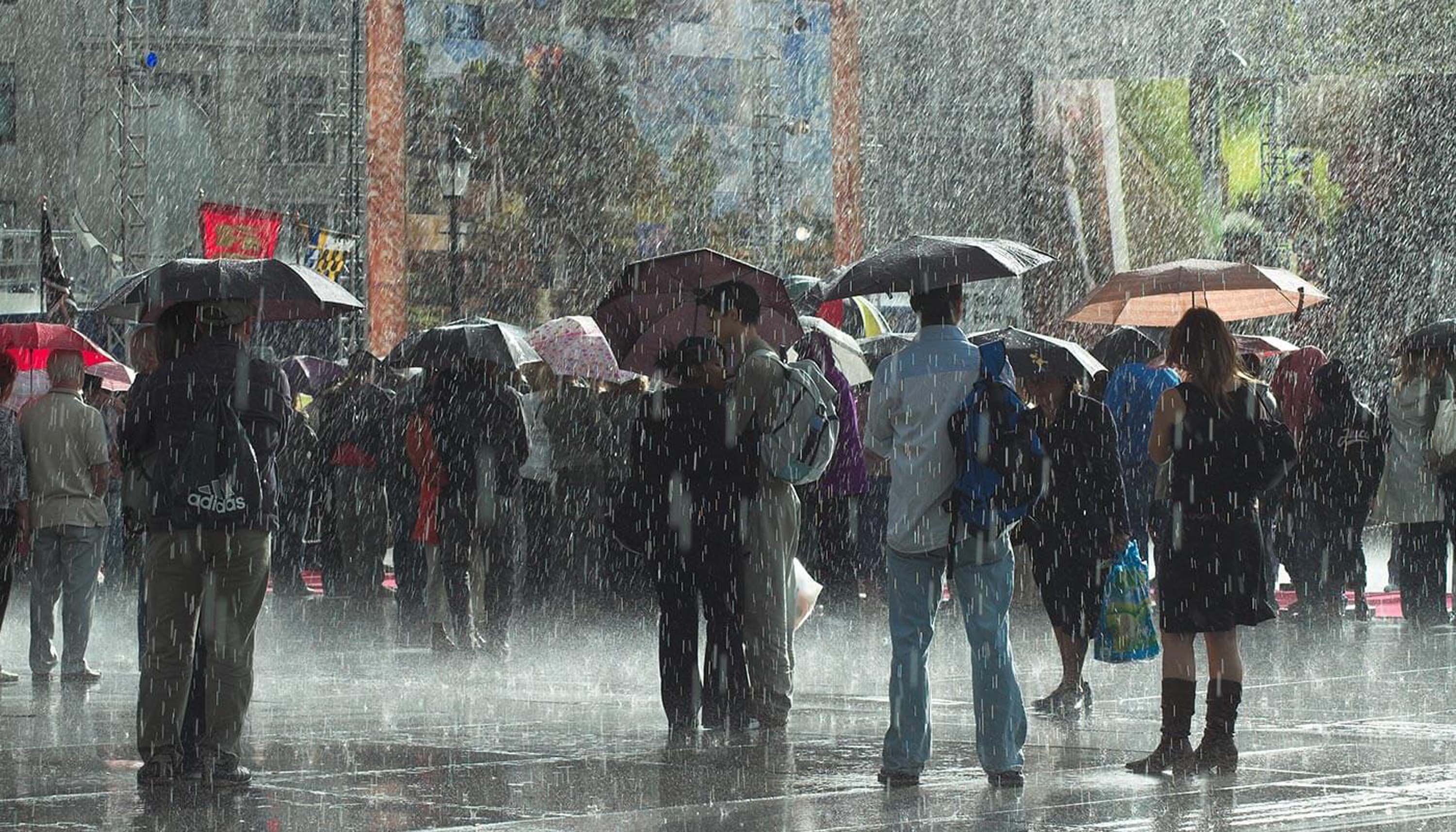 16 Ekim Pazar hava durumu: Meteoroloji uyardı: Aman şemsiyesiz çıkmayın! O bölgelerde göz gürültülü sağanak yağış görülecek!