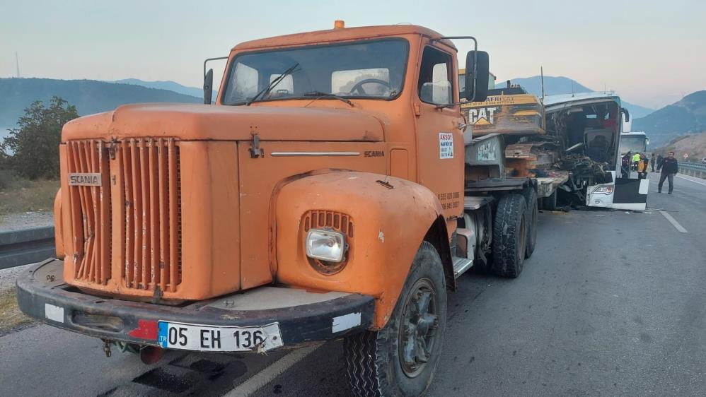 Amasya'da dehşet veren kaza! Ölü ve çok sayıda yaralı var