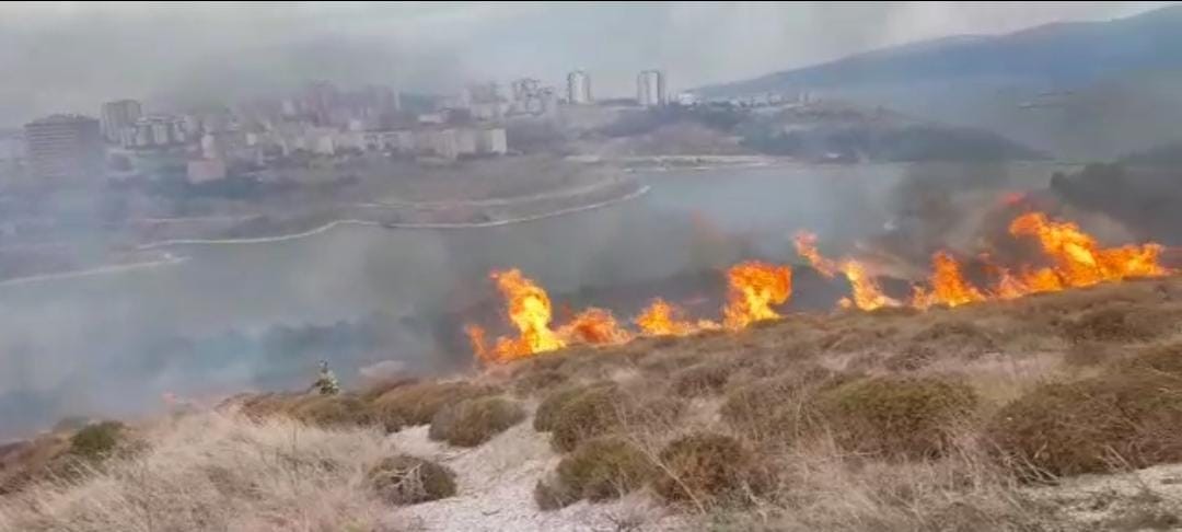 Balıkesir Bandırma’da sebebi bilinmeyen yangın