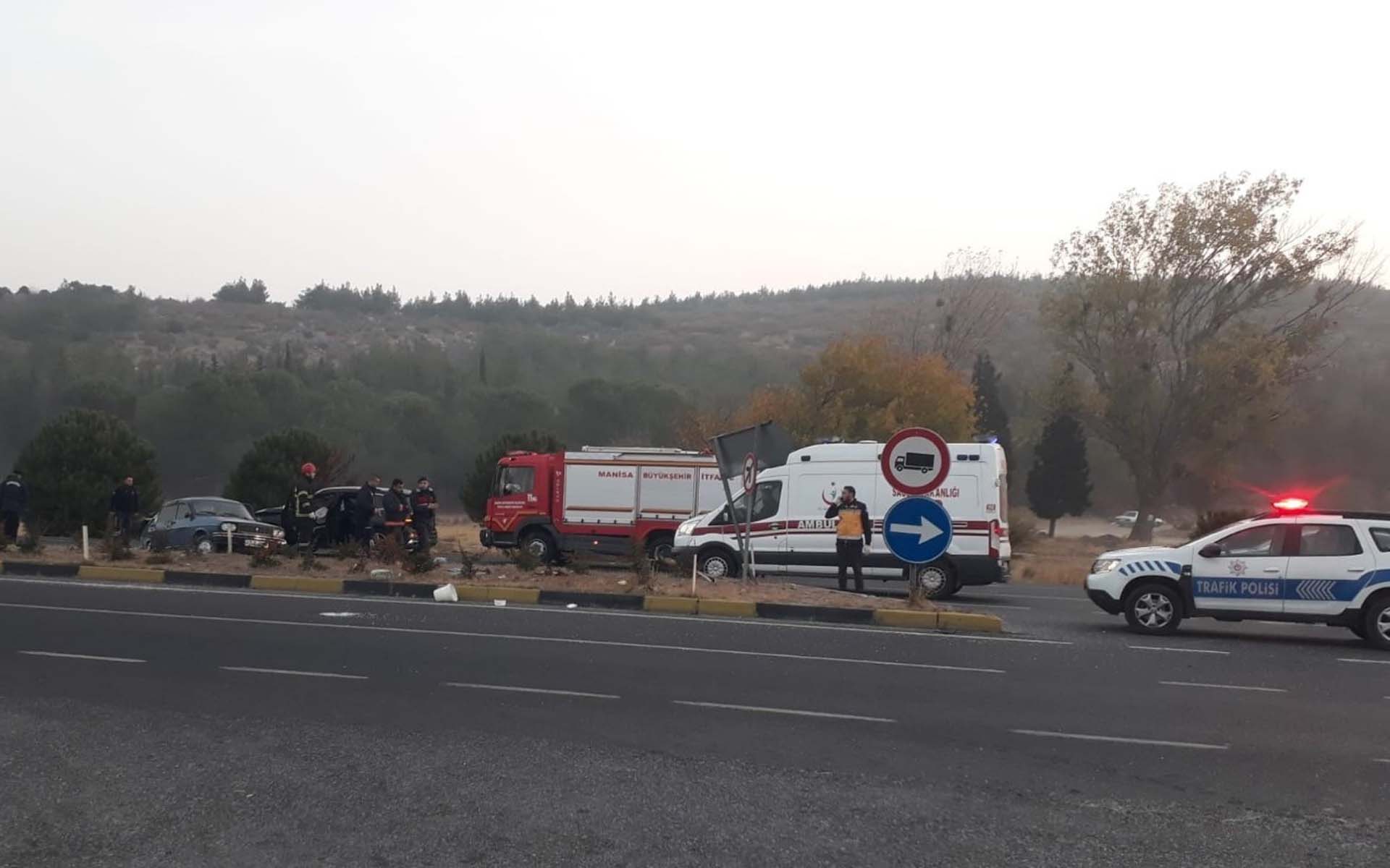 Manisa Kırkağaç'ta feci kaza! Ölüler ve yaralılar var