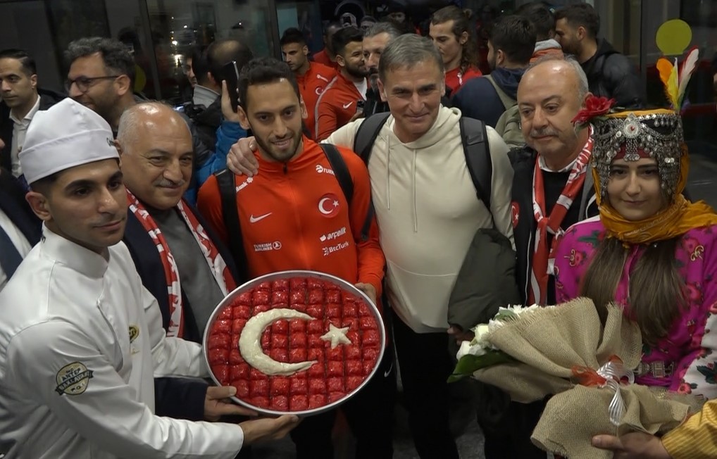 A Milli Takım Futbol kafilesi Diyarbakır'dan Gaziantep’te geldi