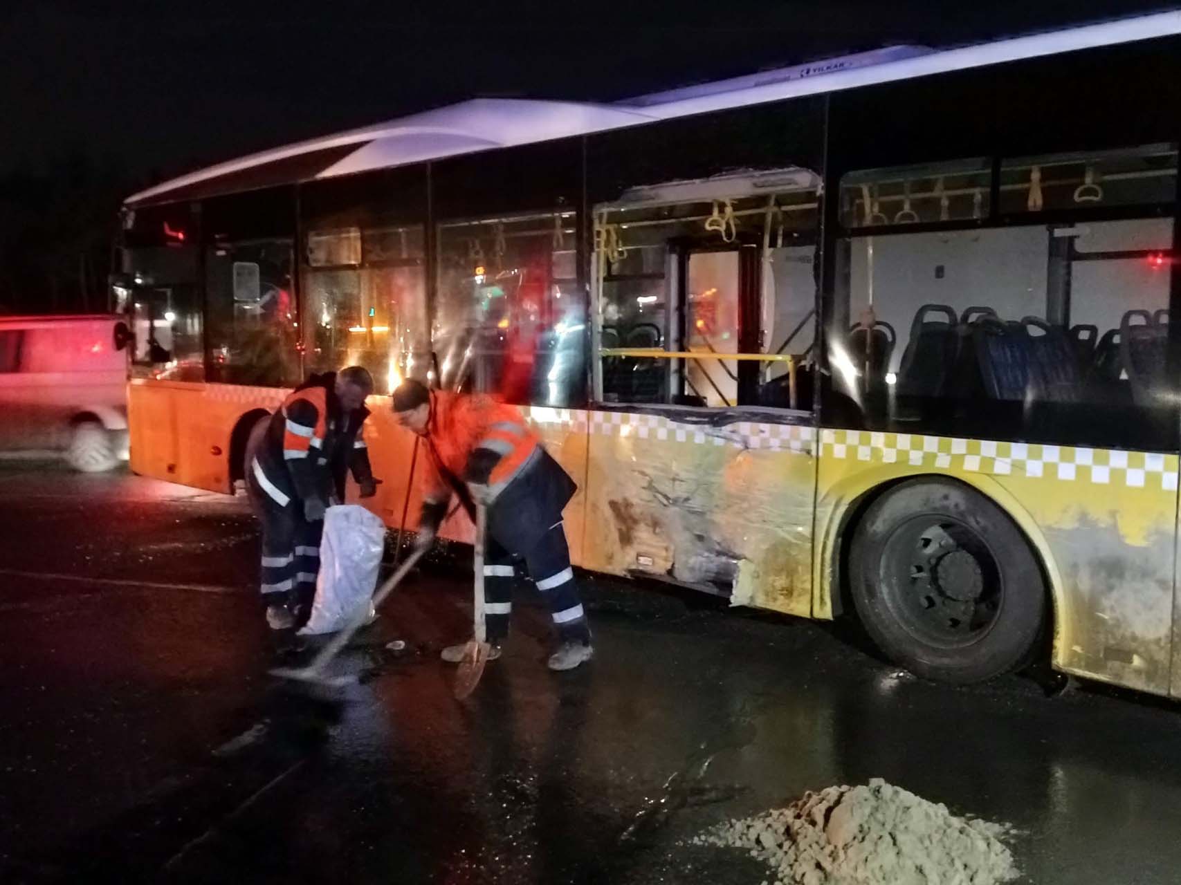 Arnavutköy'de ters yöne giden İETT otobüsü kazaya neden oldu: Yaralılar var