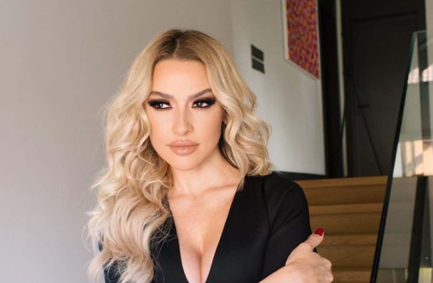 Ünlü şarkıcı Hadise, yeğeni ile vakit geçirdiği anları paylaştı, o fotoğraflara beğeni yağdı! "Halası"