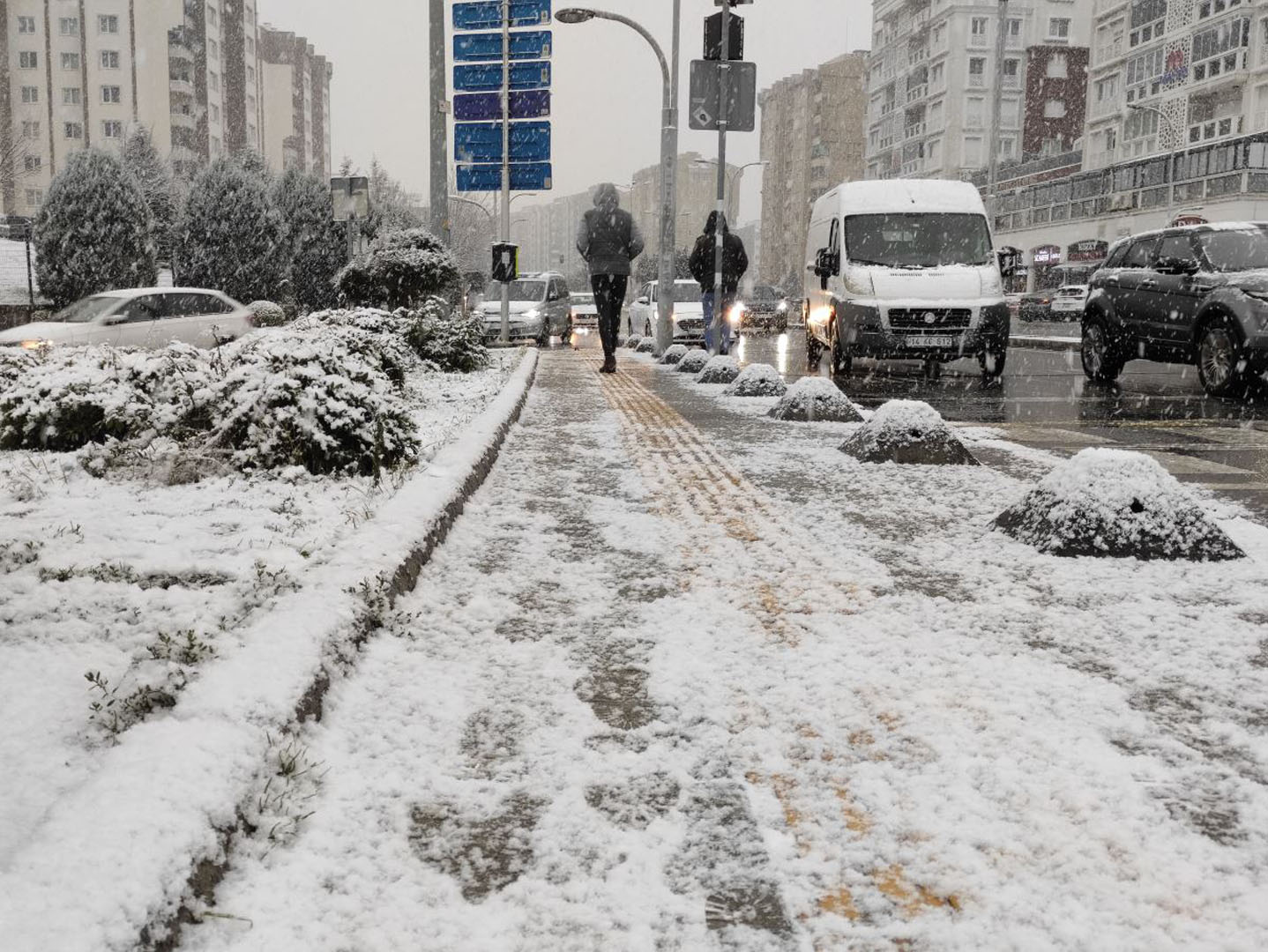 Meteoroloji açıkladı! Atkı ve eldivenlerinizi çıkarın: Sıcaklıklar düşüyor, beklenen kar geliyor!