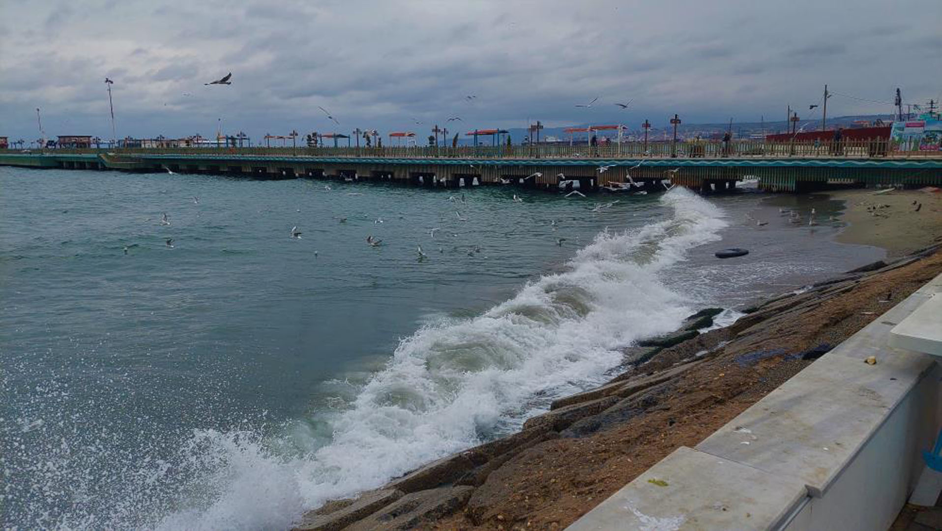 Marmara Denizi fırtınaya teslim oldu: Balıkçı tekneleri açılamadı, yük ticareti yapan gemiler kıyıya demirledi