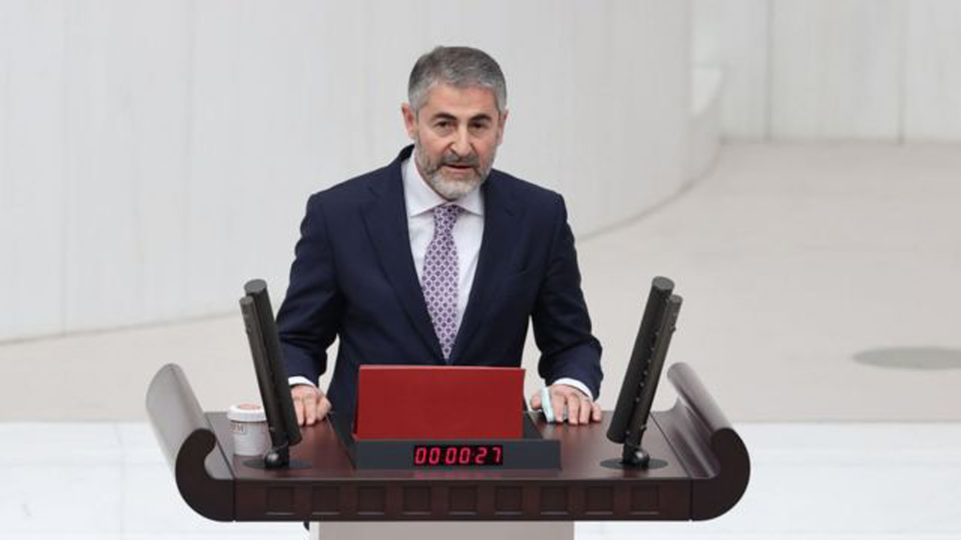 Asgari ücrete ara zam gelecek mi? Bakan Nebati'den dikkat çeken asgari ücret açıklaması...