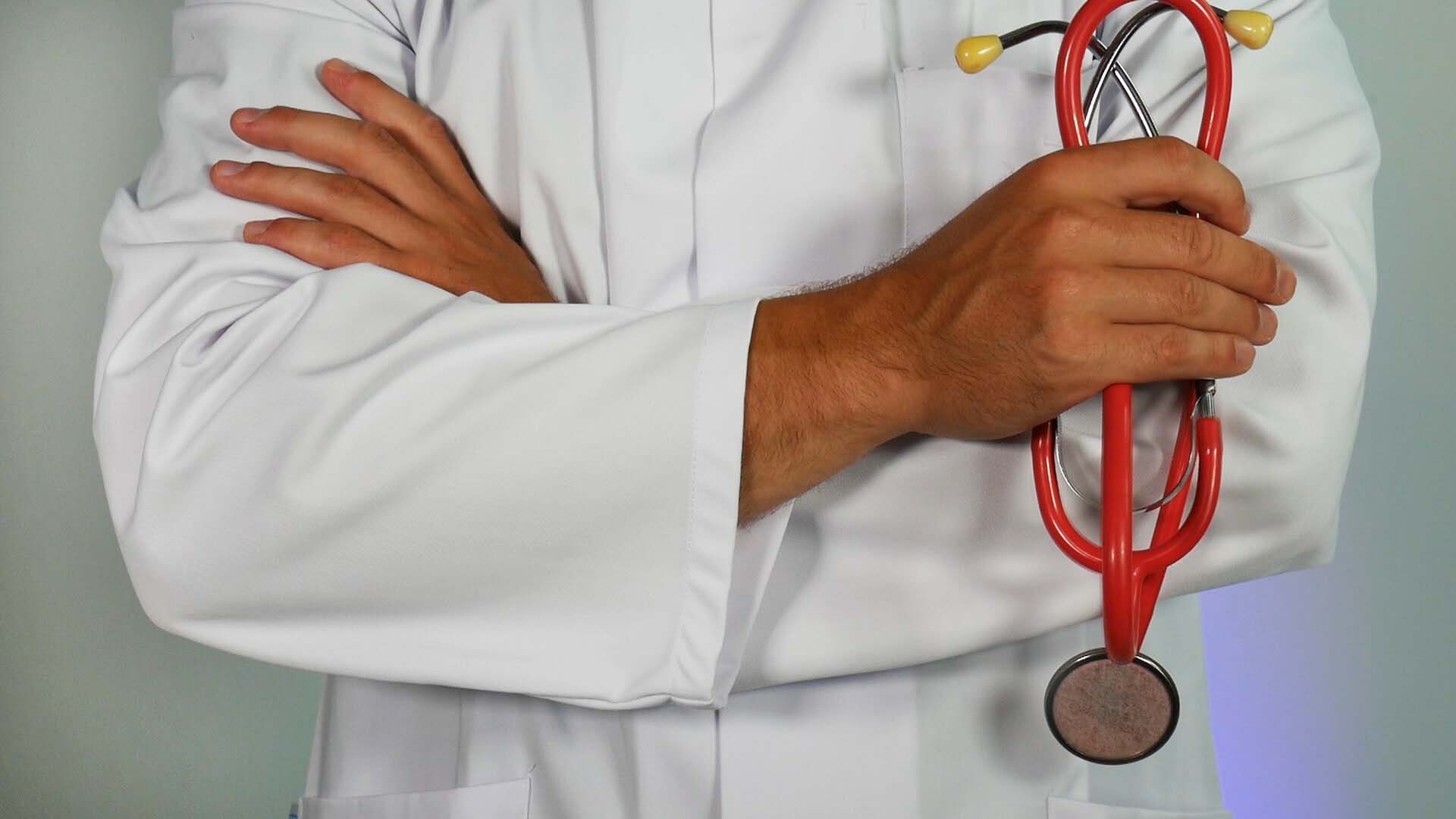 Sağlığımız kimlere emanet!  Acil serviste görevli doktor alkollü çıktı