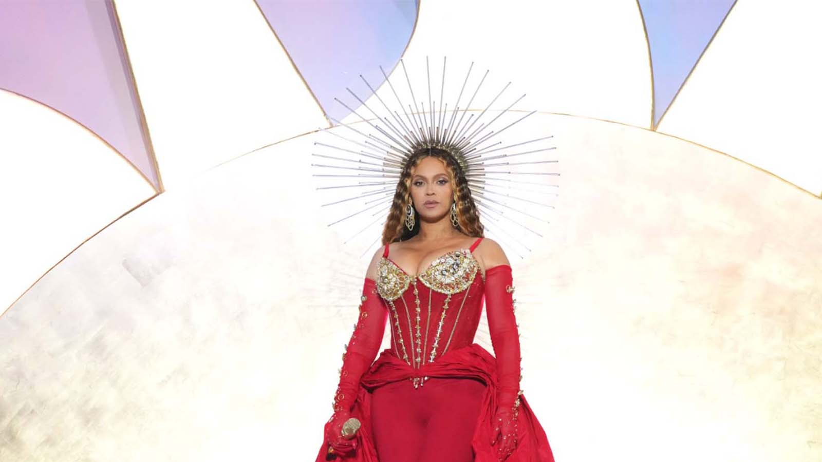 Beyonce uzun bir aradan sonra Dubai'de sahne aldı! Bir saatte 24 milyon kazandı!