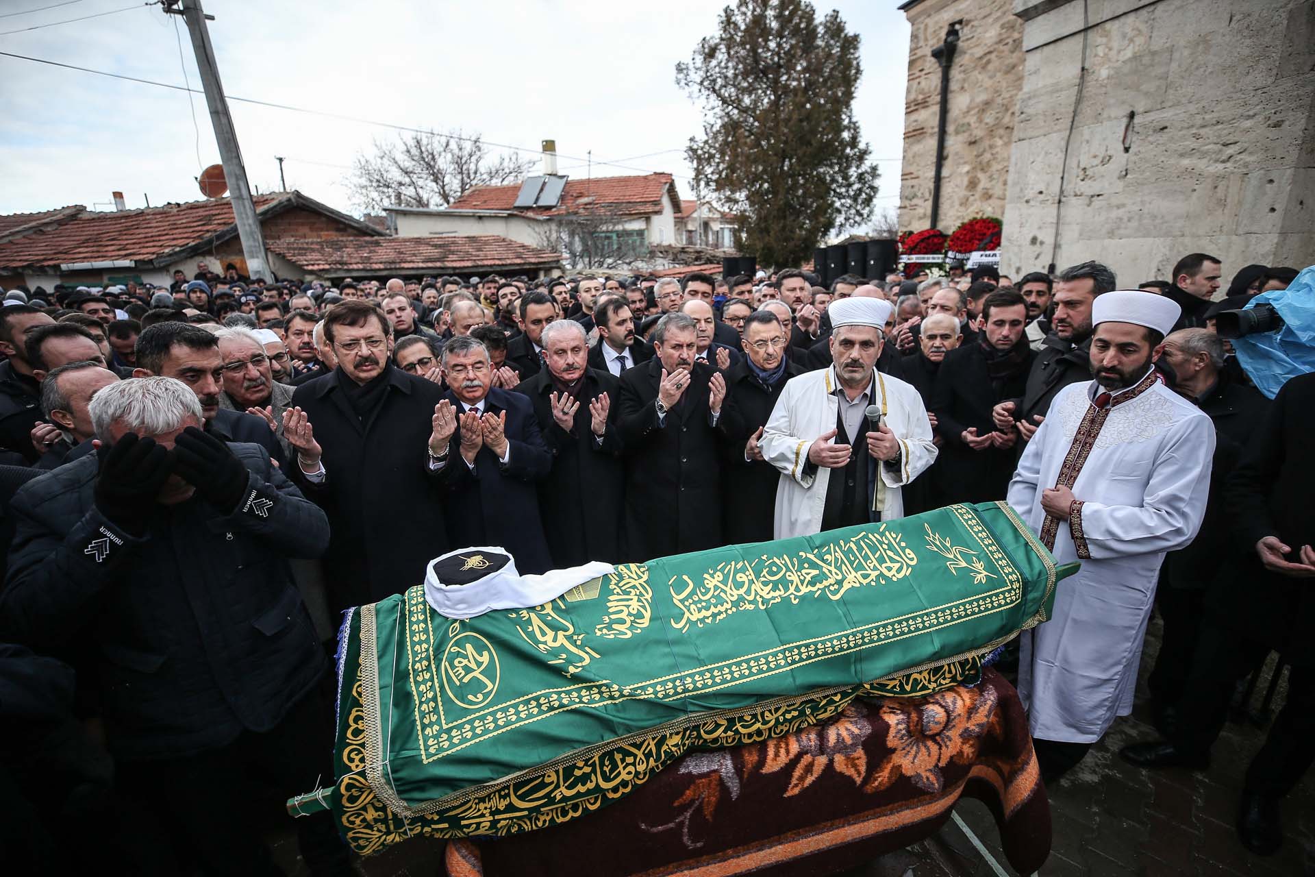 Mustafa Destici'nin babası Ali İhsan Destici son yolculuğuna uğurlandı! Cenaze namazını Destici'nin oğlu kıldırdı