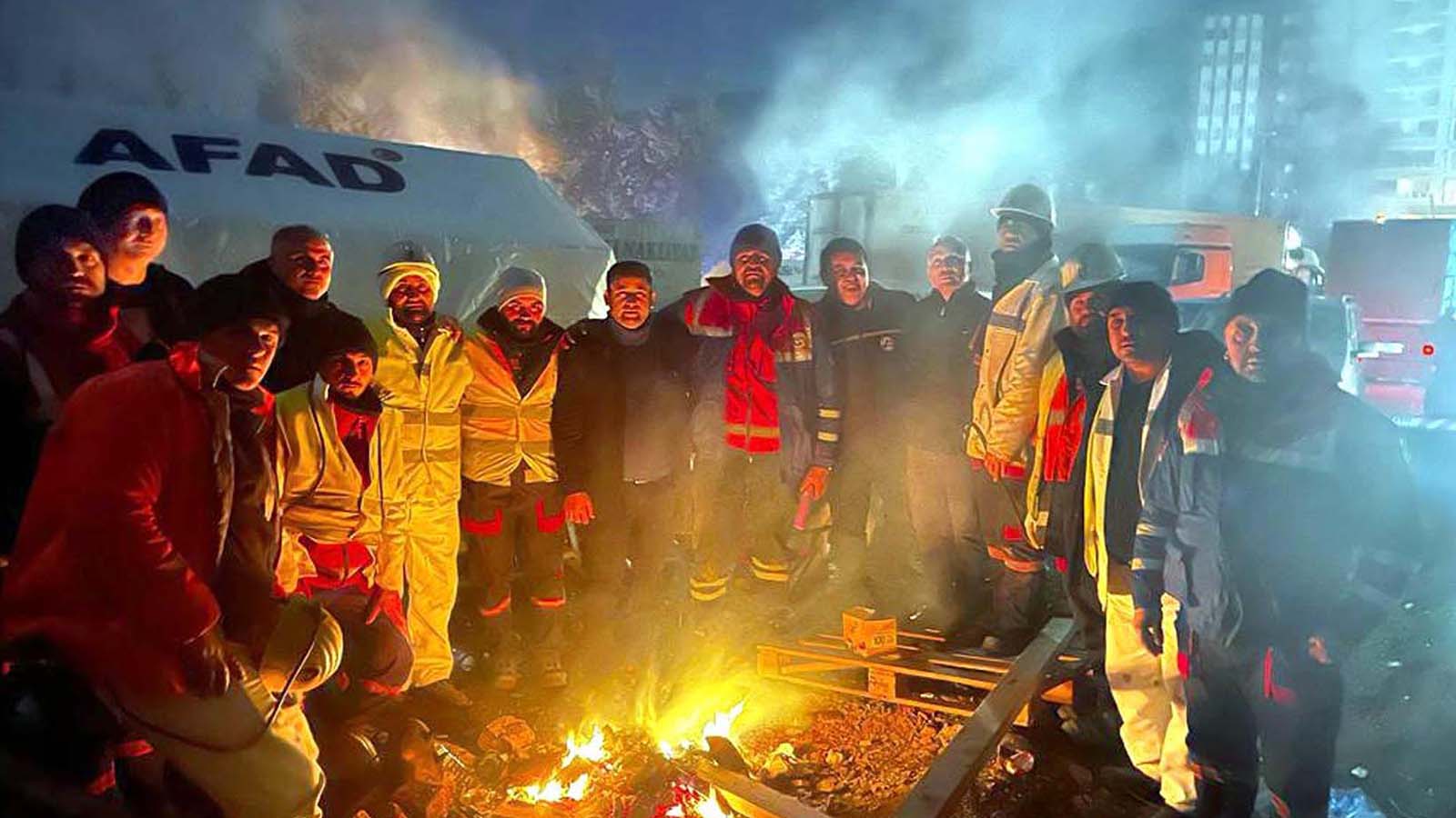 Maden işçileri deprem bölgesinde hayat kurtarıyor! " Onlarla ne kadar guru duysak azdır!"