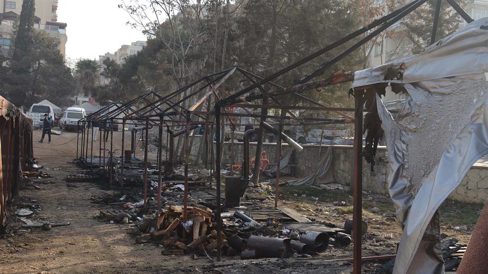 Kahramanmaraş'ta çadır kentte yangın çıktı! Çadırlar küle döndü!