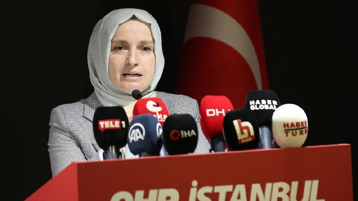 Diyanet'ten ihraç edilmişti! İBB'den kovulan Fatma Yavuz,  CHP'den milletvekili adayı oldu