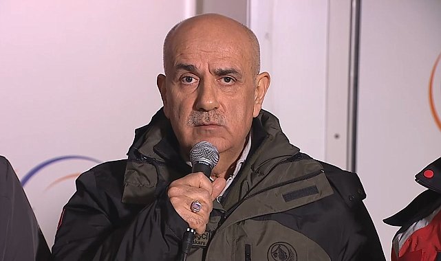 Bakan Kirişci : Depremzedeler ile iftarda buluştu, "Rabbim birliğimizi, dirliğimiz daim kılsın"