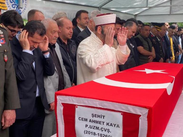 Pençe-Kilit Harekatı bölgesinde hain mayına kurban giden şehidimiz Konya'da son yolculuğuna uğurlandı