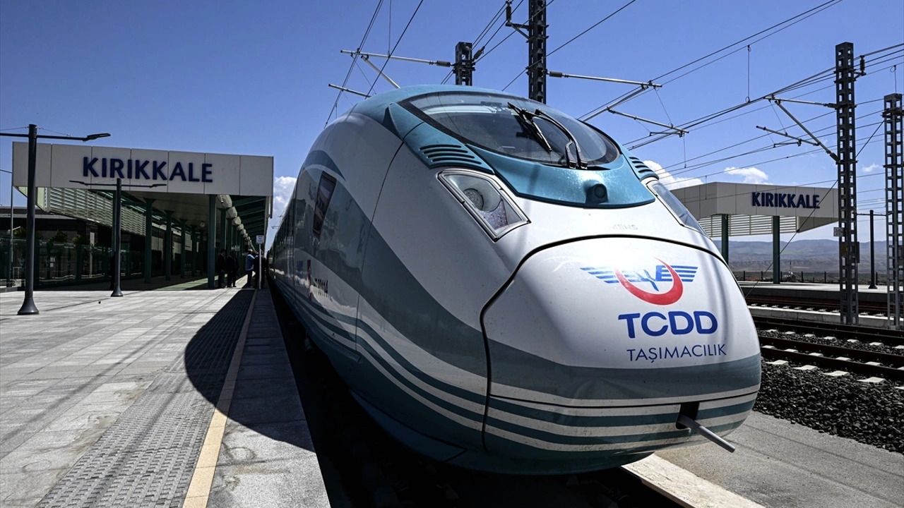 Yüksek hızlı Tren  (YHT) bilet fiyatlarına zam geldi, İşte 2023 tüm Yüksek hızlı tren bilet fiyatları