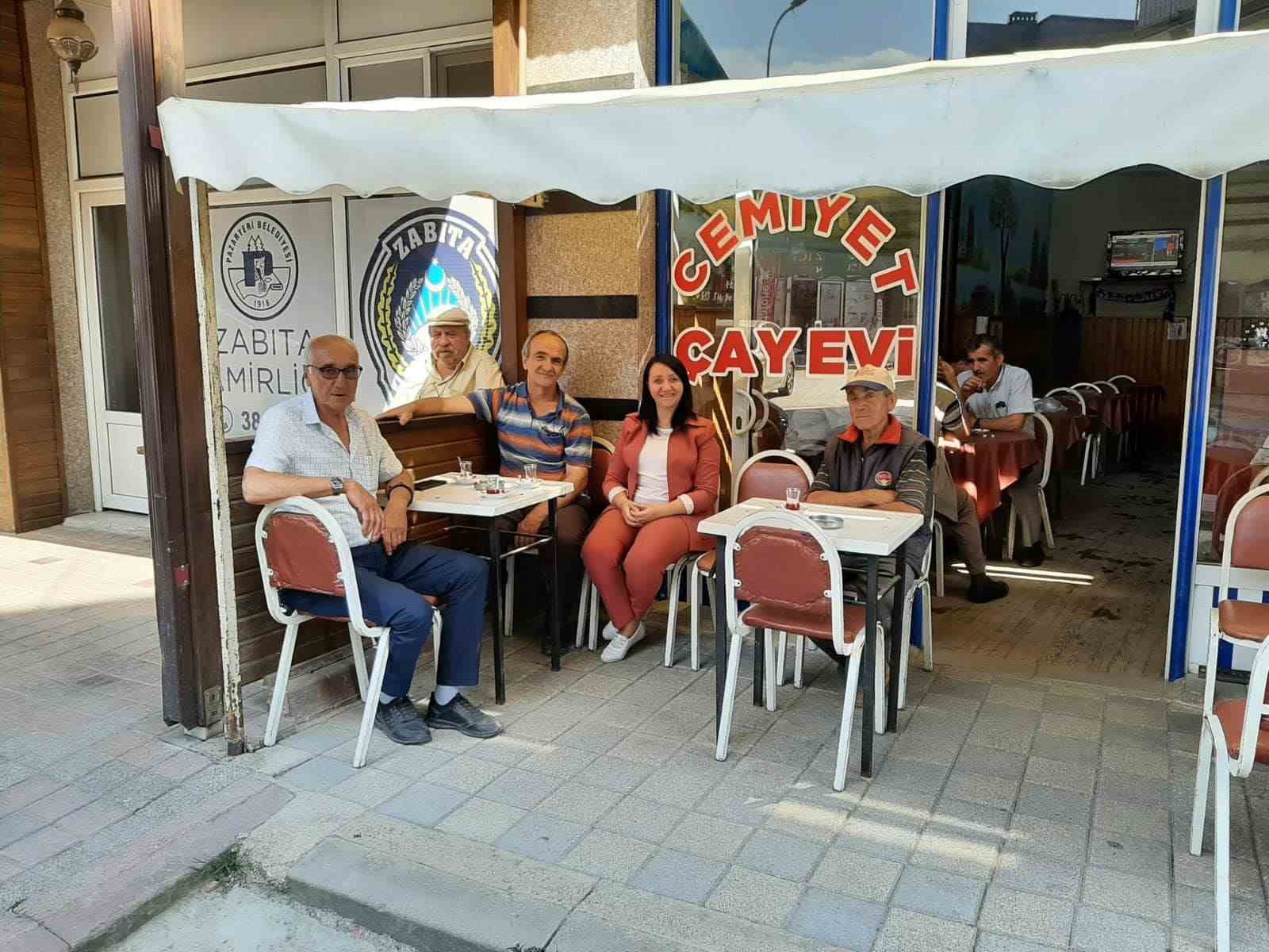 Farklı bir belediye başkanlığı sergileyerek İlçe halkının sorunlarını ayaklarına giderek dinliyor