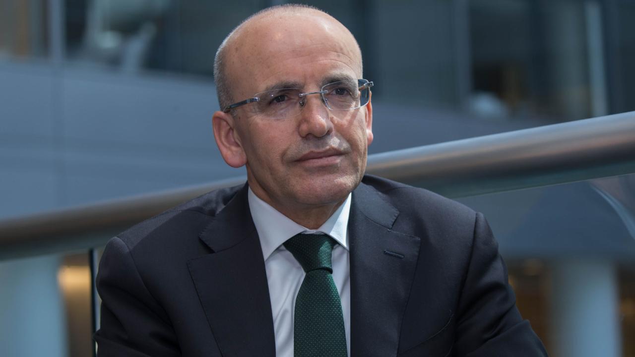 Bakan Mehmet Şimşek'ten enflasyon mesajı! 2024 yılı ortasını işaret etti!