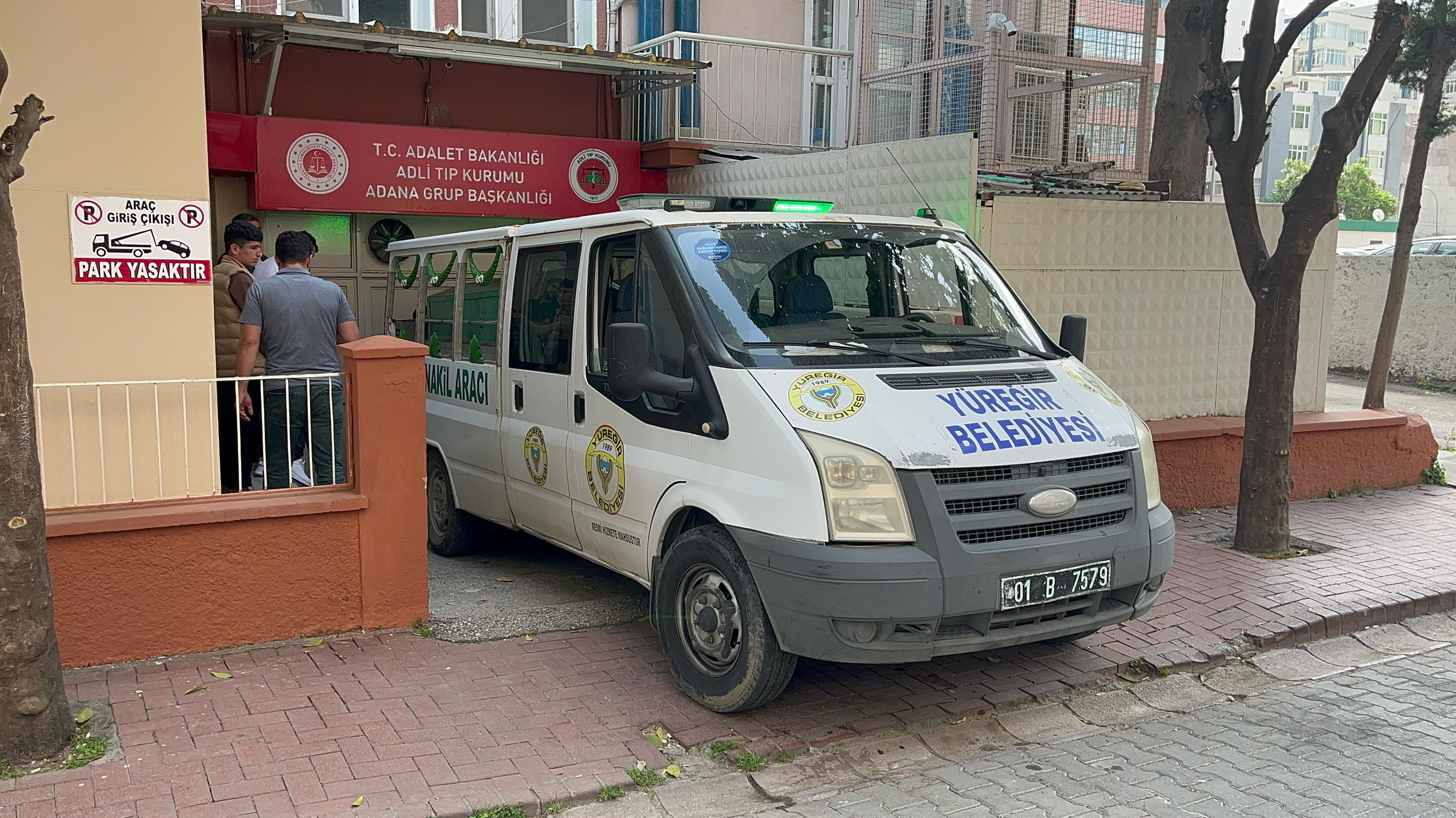 Adana'da feci kaza! Tarım işçilerini taşıyan minibüs kontrolden çıktıp, uçuruma yuvarlandı!