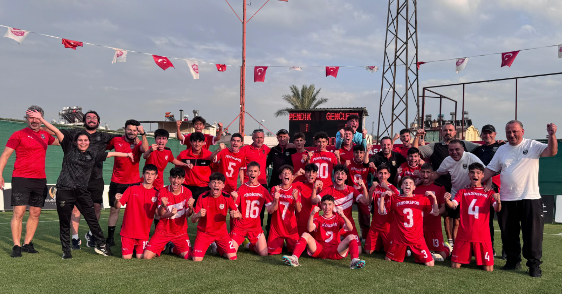 Pendikspor U-14 takımı dolu dizgin şampiyonluğa gidiyor