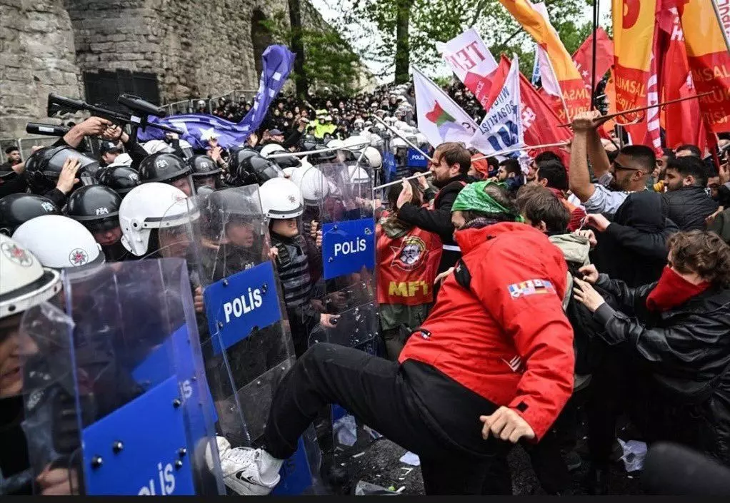 Bakan Ali Yerlikaya açıkladı: Gereği yapıldı - 13 A Operasyonuyla polise saldıranlar yakalandı!