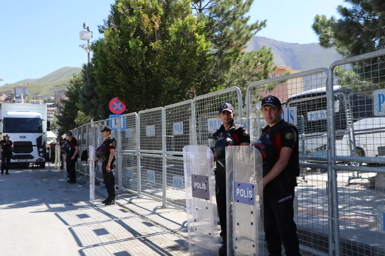 Son dakika! Görevden alınan Hakkari Belediye Başkanı hakkında Mahkemeden çıkan o karar!