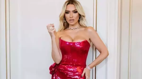 Okan Buruk ile adı anılmıştı! Hadise'nin yeni sevgilisi görenleri şaşırttı