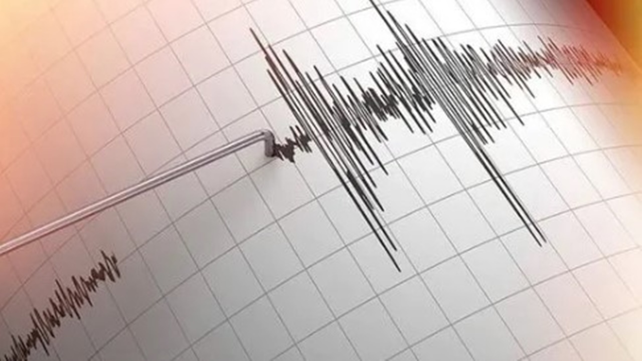 Deprem mi oldu? Deprem nerde oldu? Türkiye beşik gibi  sallanıyor