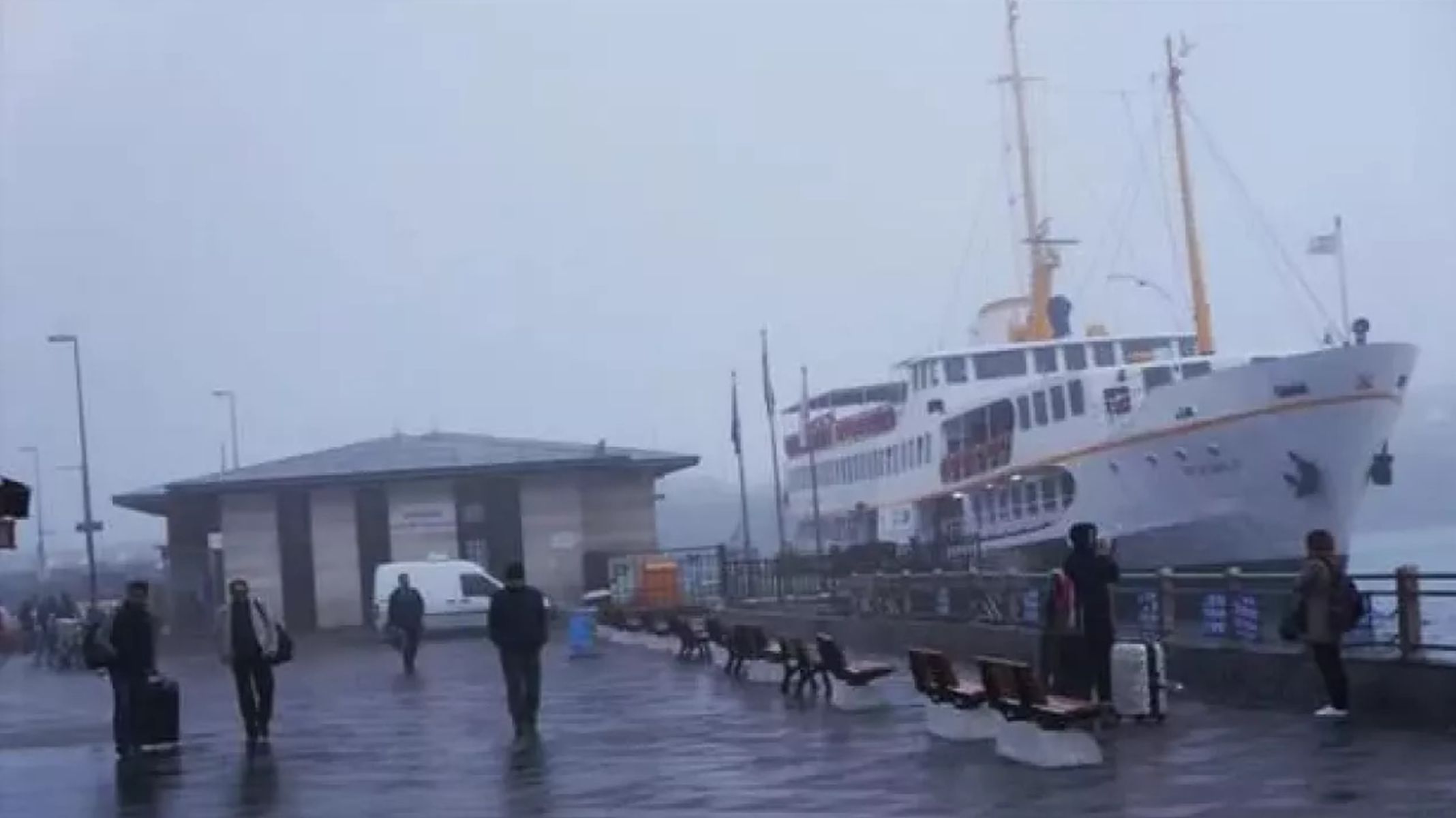 Gökçeada ve Bozcaada feribot hatlarında yarın o seferler iptal edildi!